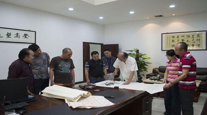 张剑岑先生为午夜免费福利视频陶题词“厚道”、“今生今世 午夜免费福利视频陶”
