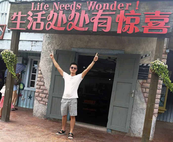 身为年轻一代的90后，但他看起来却比同龄人多了那份沉稳，他就是本次专访的新闻人物——湖南岳阳总代理秦志雄。