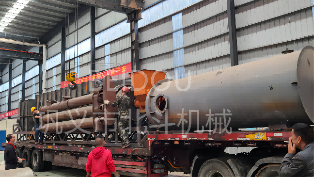 客户定制的环保型连续木屑午夜在线观看视频装车完毕发往四川