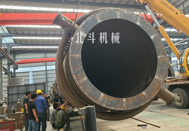 巩义市午夜免费福利视频机械活性炭活化炉装车发往新疆