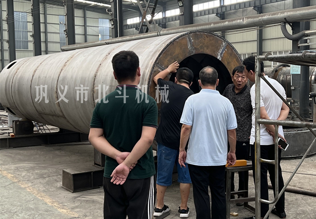 客户参观木材午夜在线观看视频生产制造现场