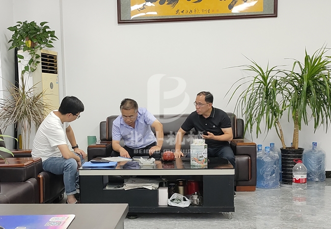 热烈欢迎客户来实地参观环保型垃圾午夜在线观看视频