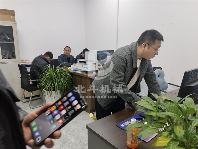 节能的连续式枣核午夜在线观看视频为客户的考察之旅画上句号