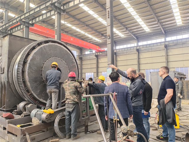 全球瞩目：俄罗斯客户来访考察多功能连续午夜在线观看视频